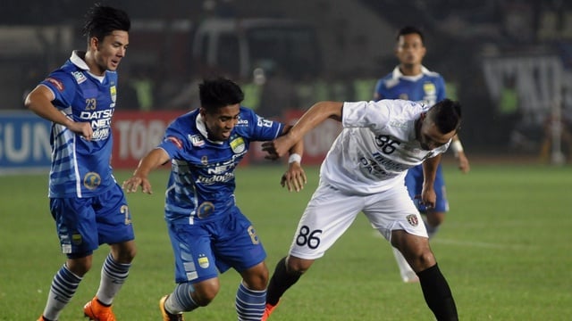 Mengurai Kejanggalan Permainan Persib Pada Final Piala Bhayangkara